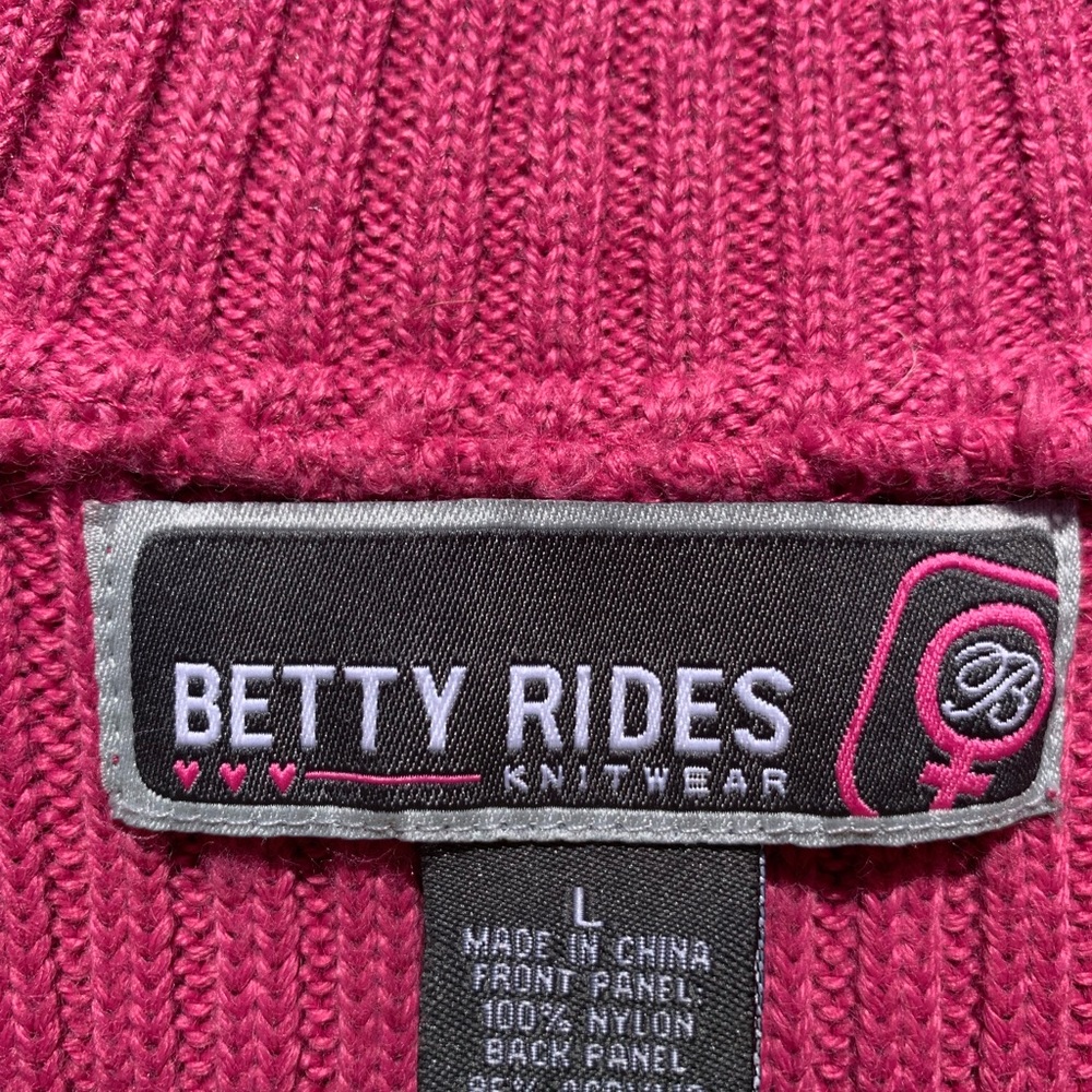 Betty Rides💕 - Picture 3 of 4